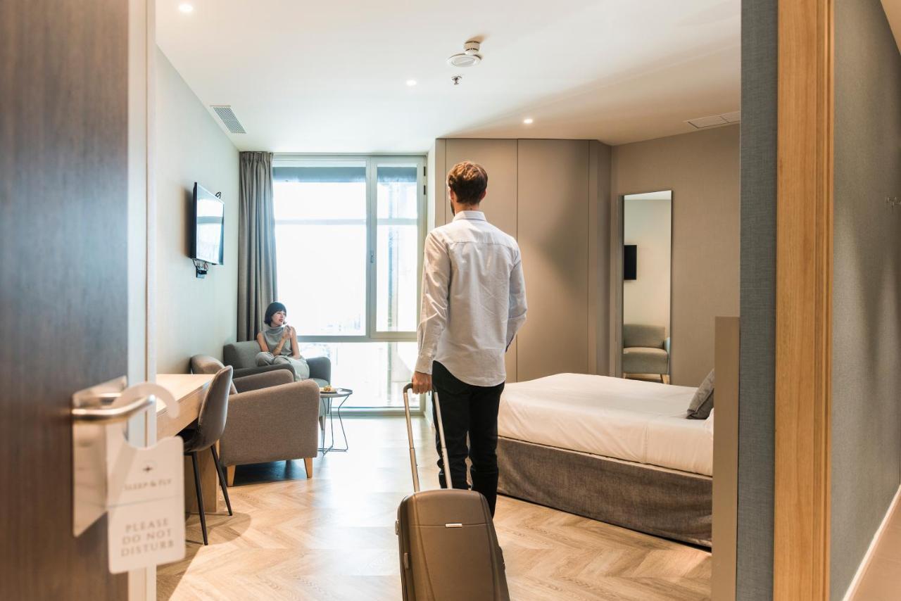Sleep&Fly Hotel El Prat de Llobregat Luaran gambar